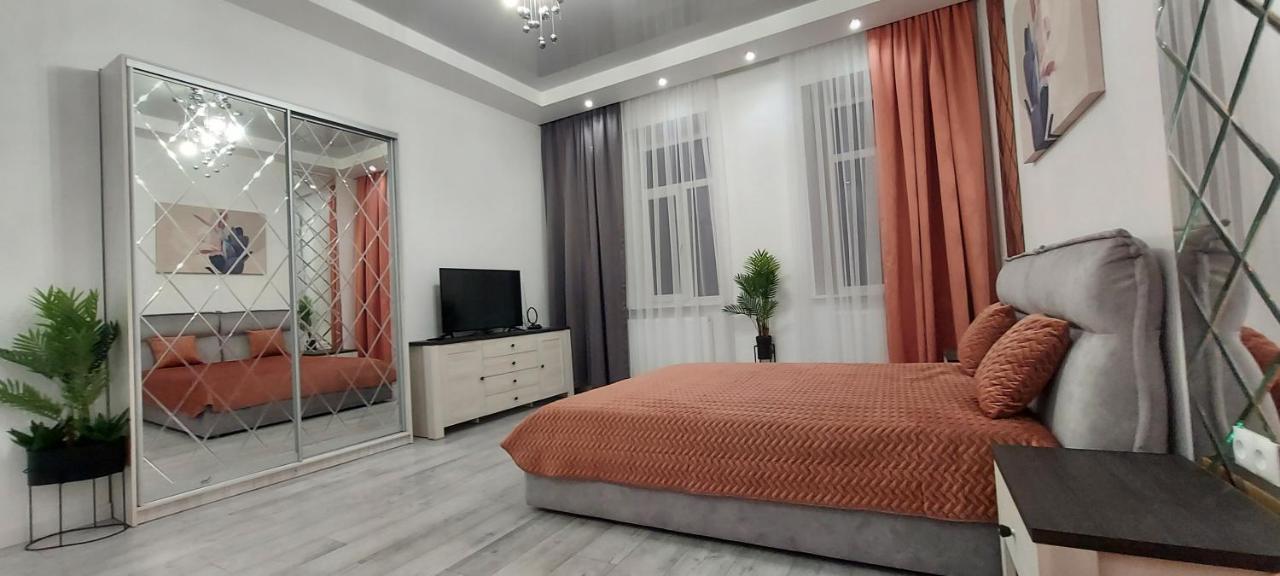 شقة 1 Bedroom On B. Khmelnytskogho - Centre *