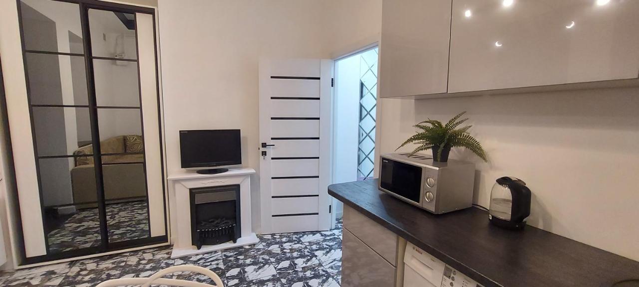 1 Bedroom On B. Khmelnytskogho - Centre شقة *