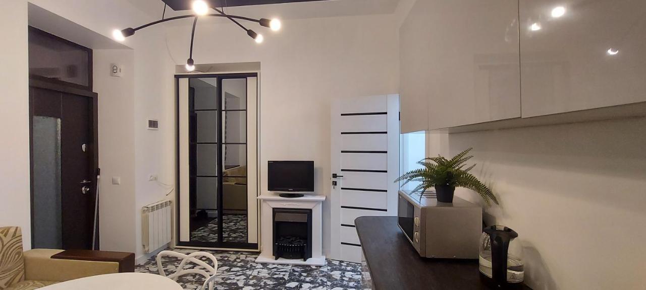 شقة 1 Bedroom On B. Khmelnytskogho - Centre إلفيف