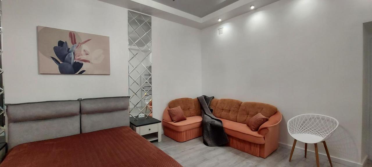 1 Bedroom On B. Khmelnytskogho - Centre * إلفيف