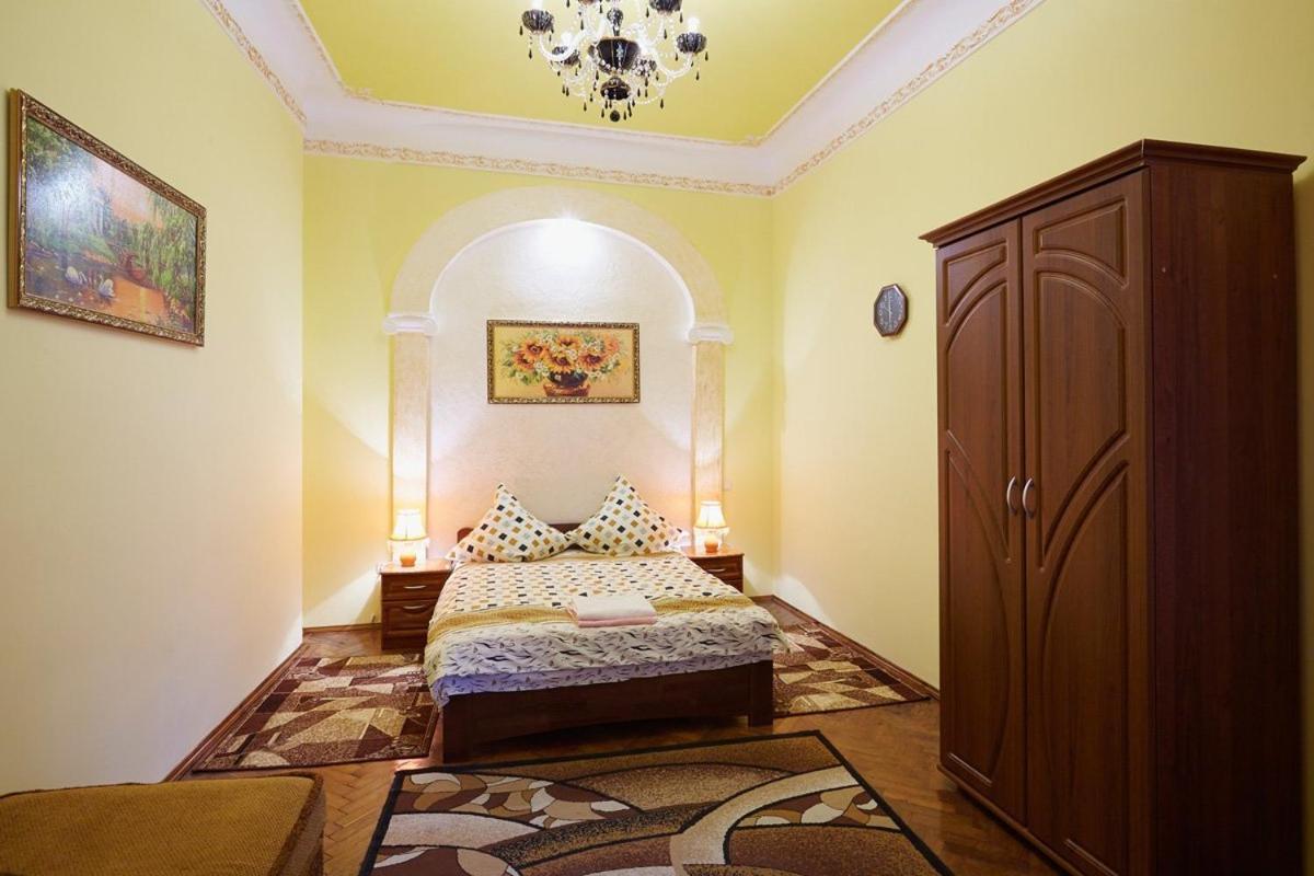 1 Bedroom On B. Khmelnytskogho - Centre * إلفيف