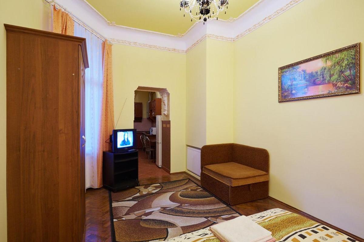 شقة 1 Bedroom On B. Khmelnytskogho - Centre *